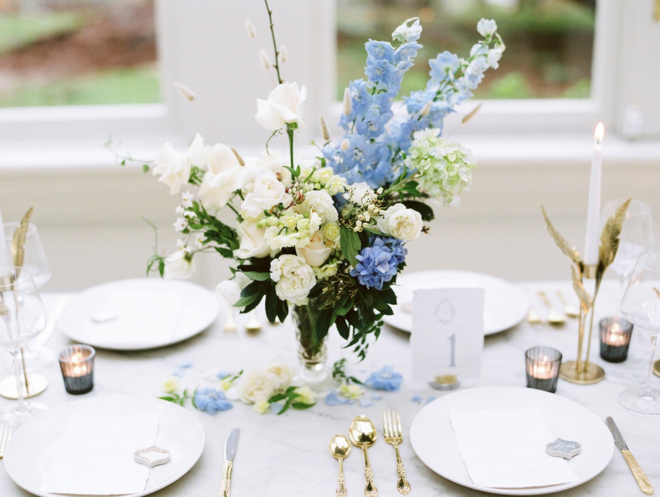 white blue and gold wedding table