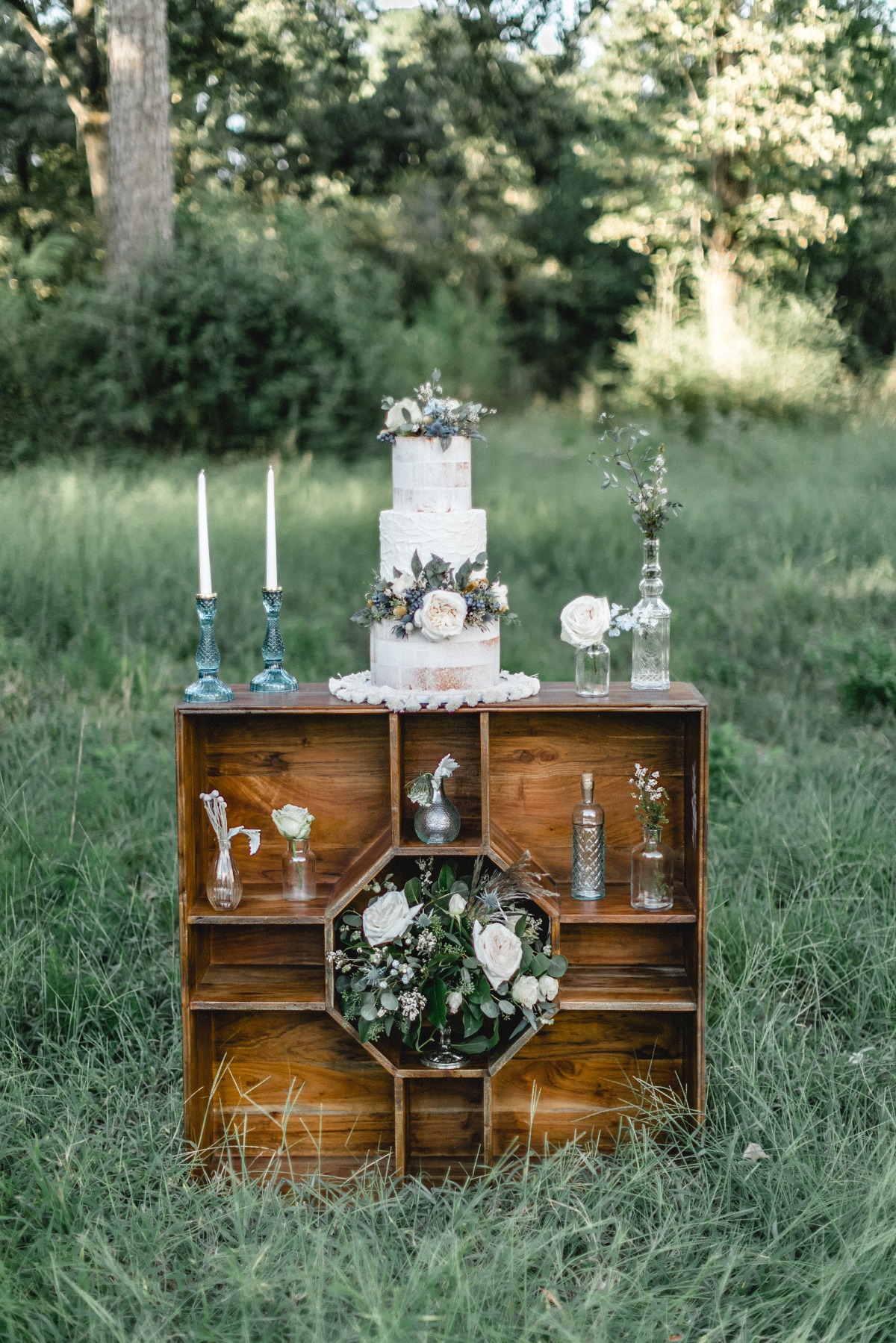 wedding cake table with a vintage boho vibe