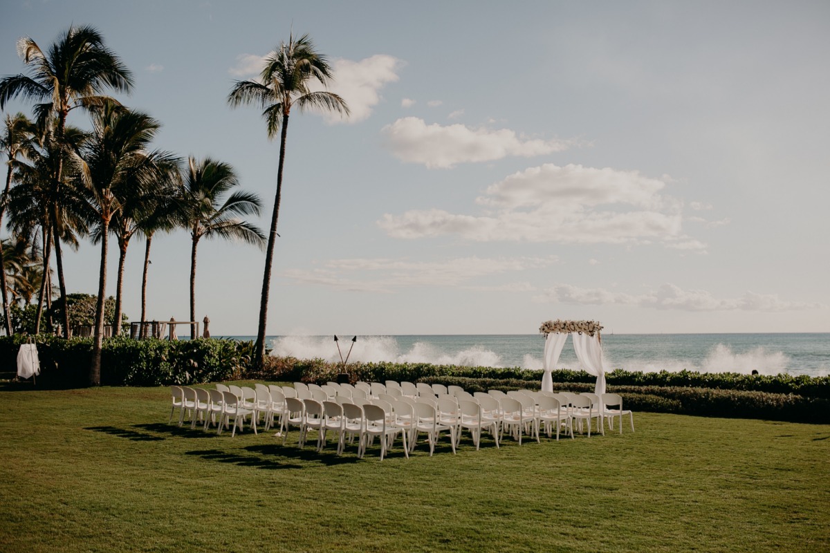 wedding ceremony at the beach in Hawaii