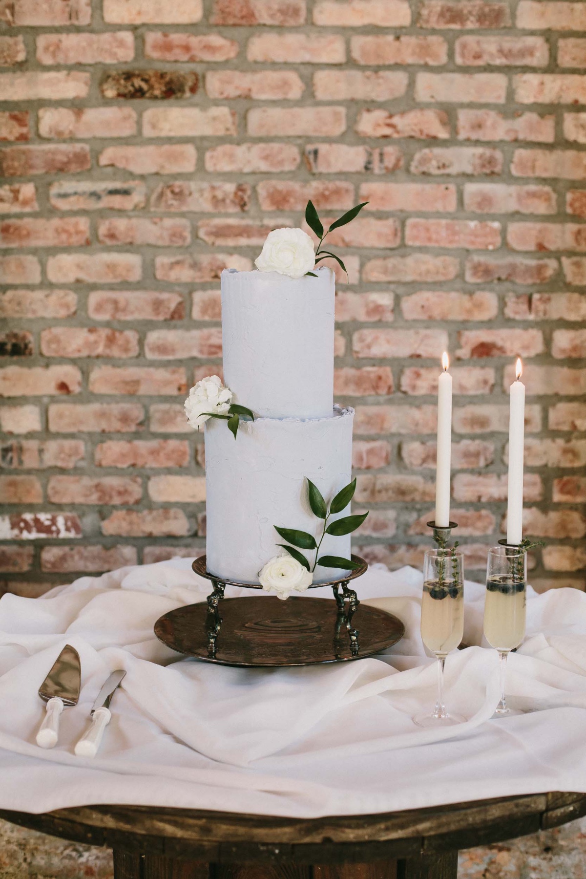 soft grey wedding cake