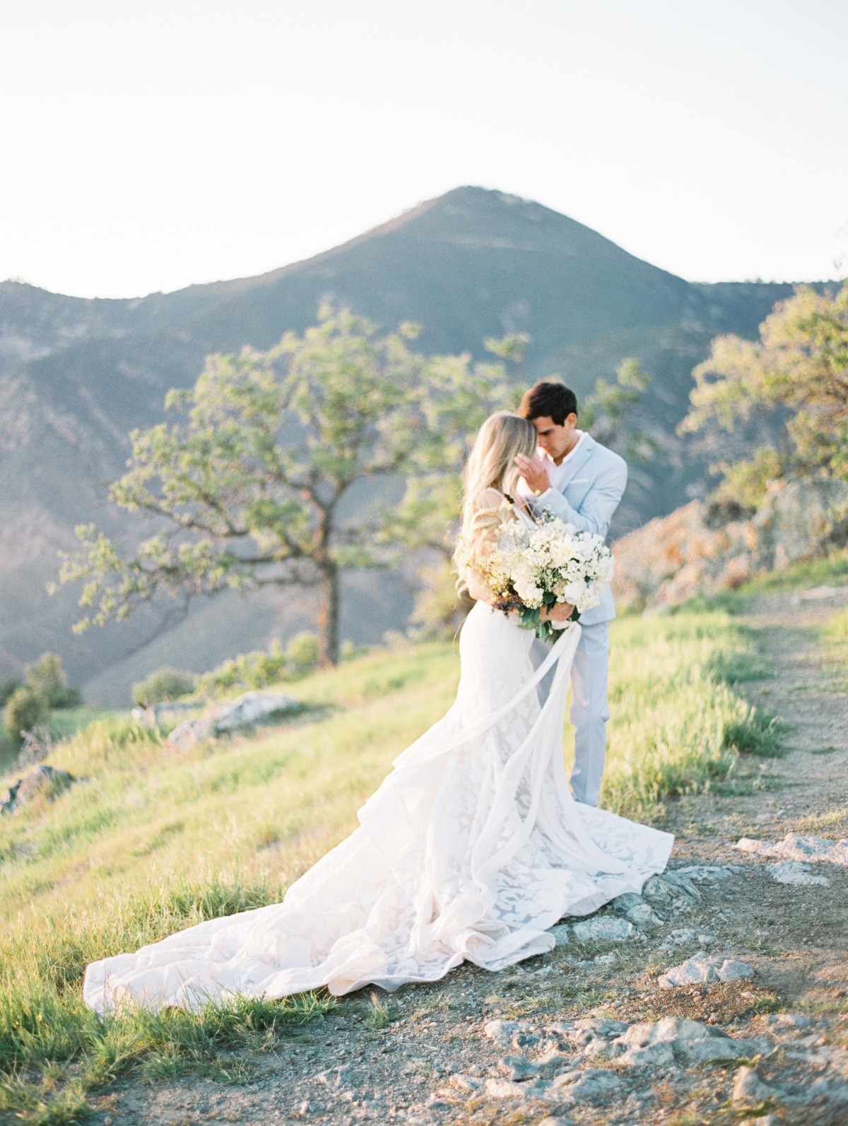 romantic sunset wedding portraits in the California hills