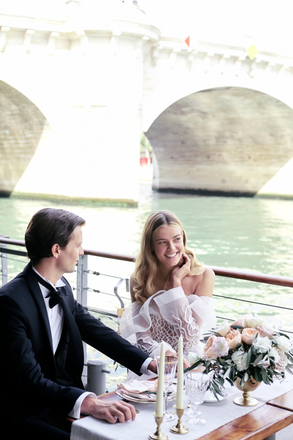 Romantic elopement ideas in Paris