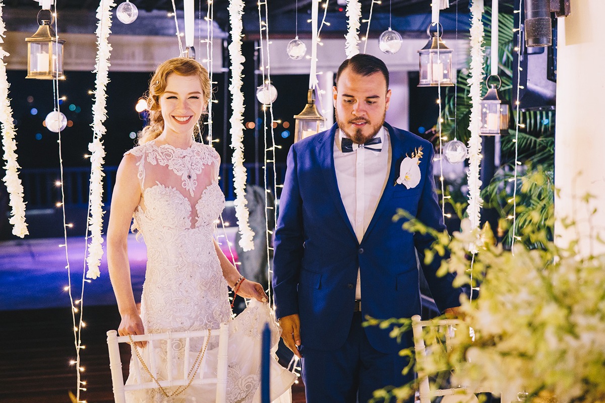Romantic navy and gold wedding in Thailand