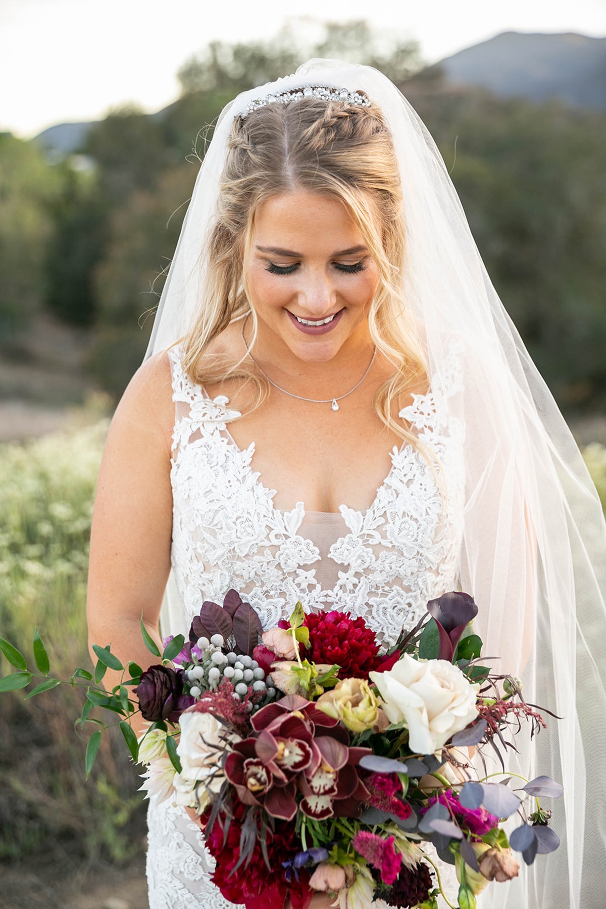 classic bridal style and Fall inspired bouquet