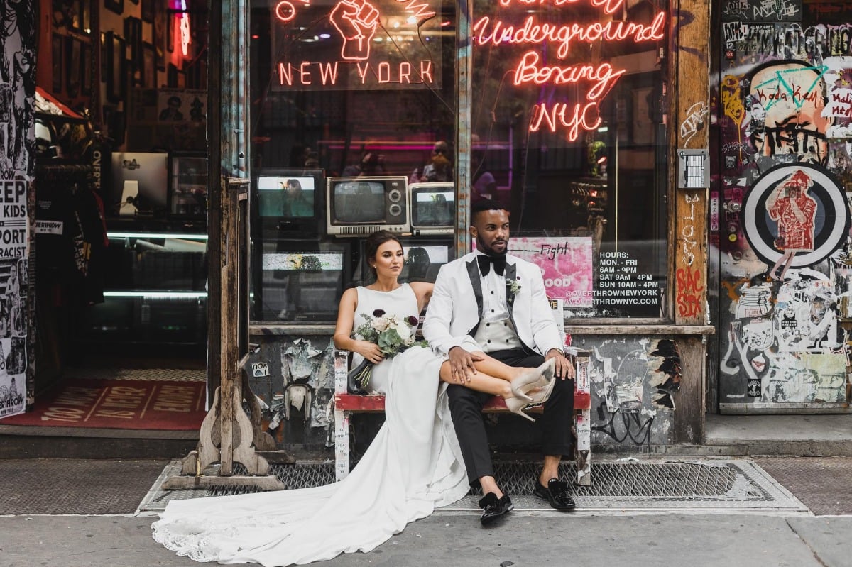 chill wedding photos in NYC