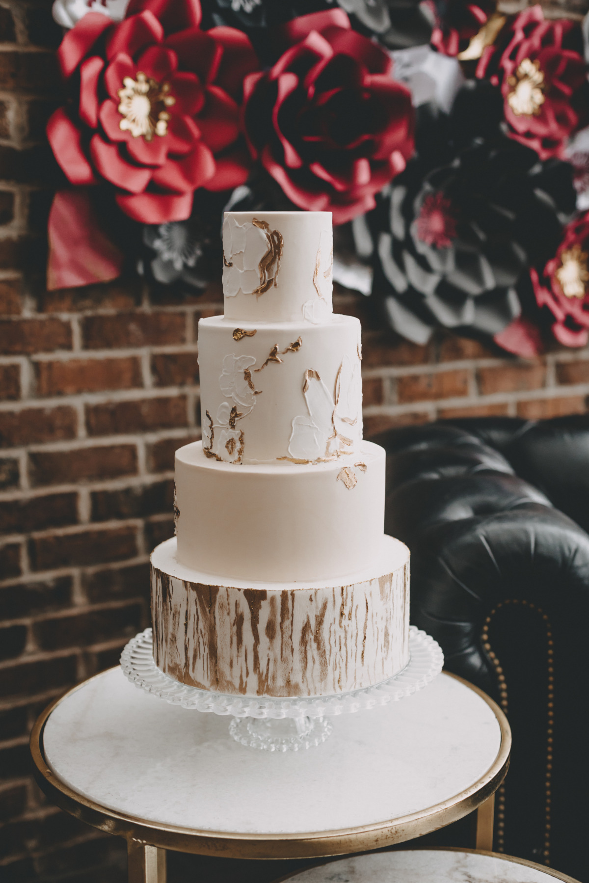 wedding cake in gold and white