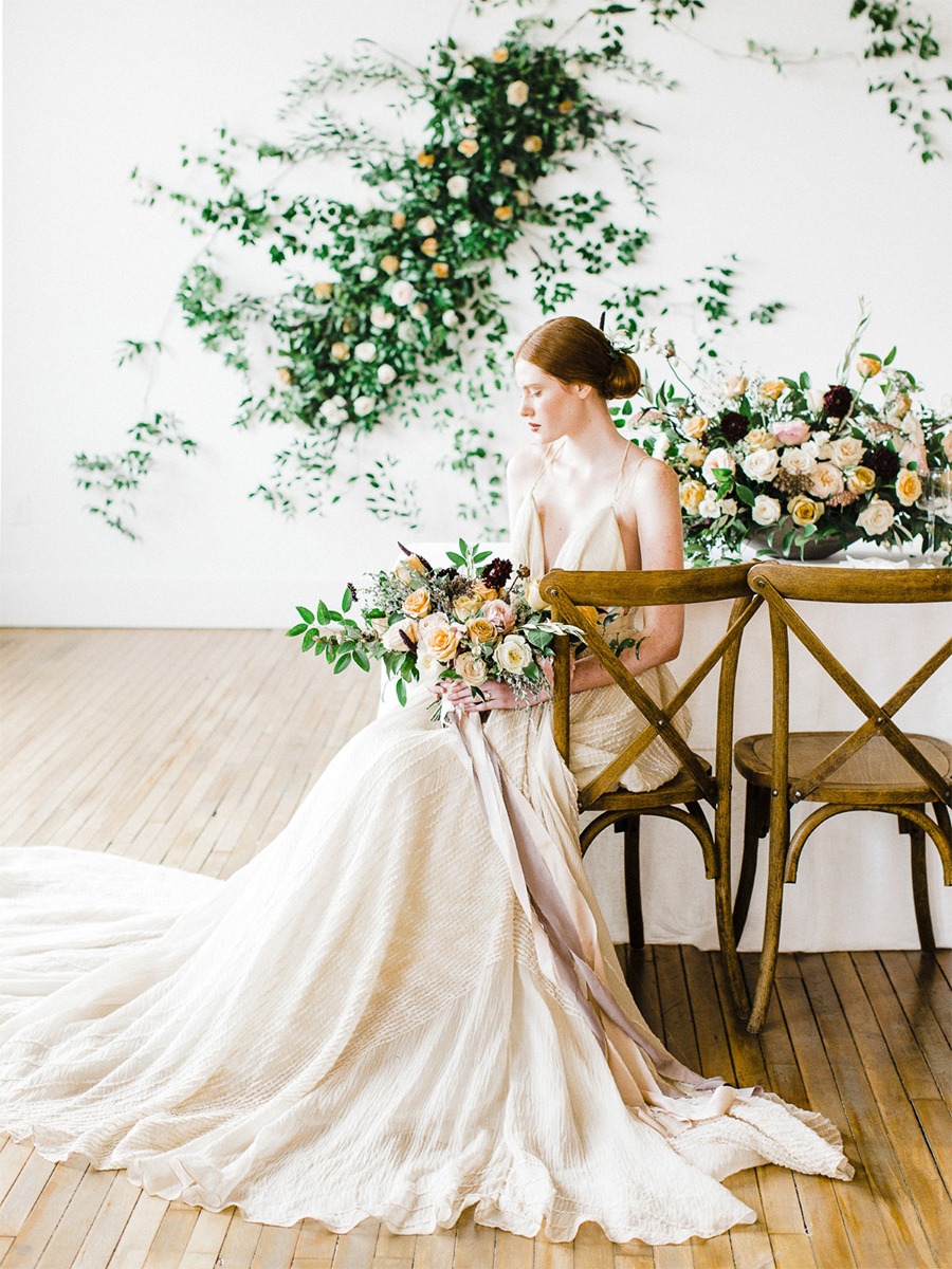 A Modern Ethereal Wedding Idea In White And Gold