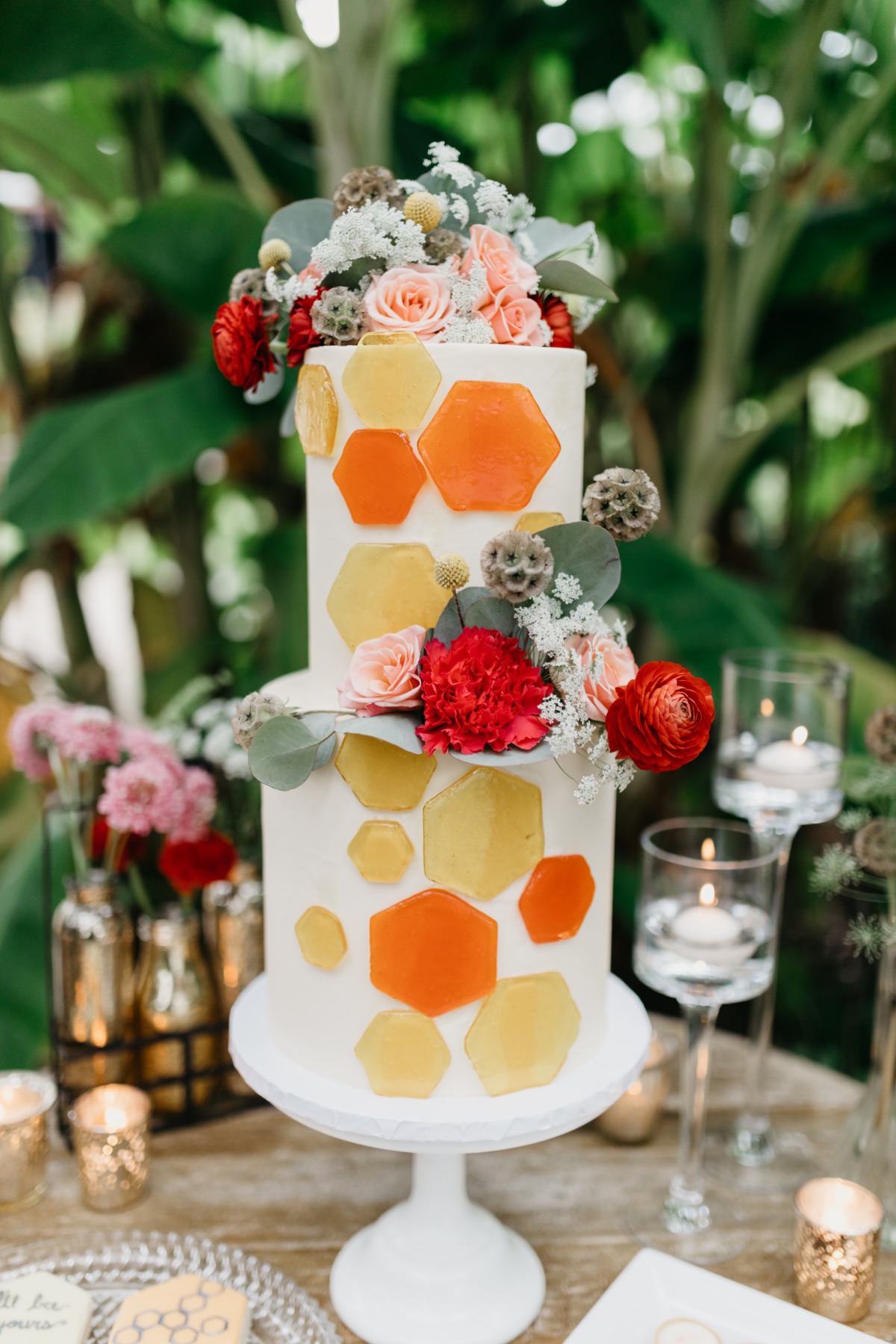 honey bee inspired wedding cake