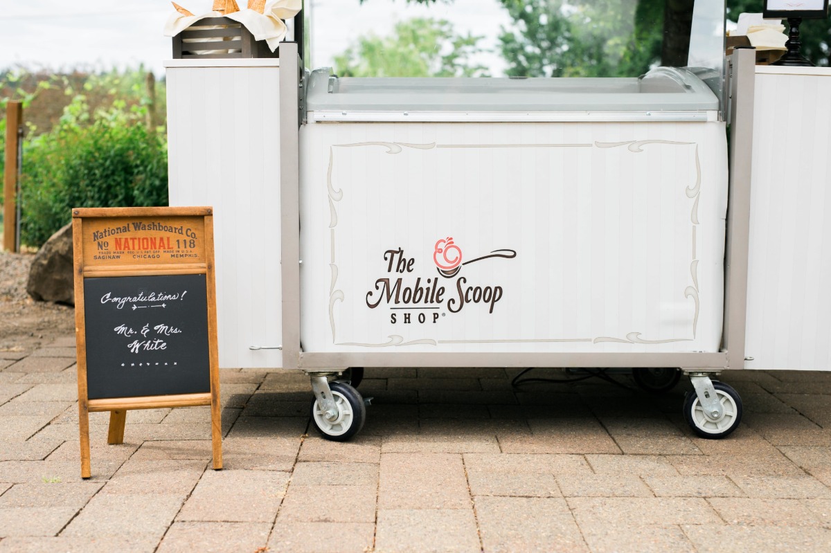 the mobile scoop for weddings