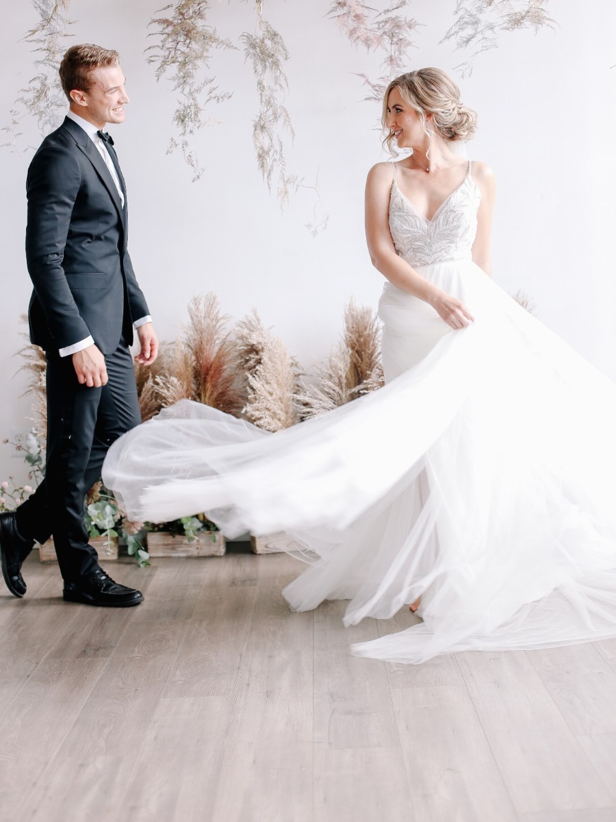 Light and Chic Autumn Wedding Inspiration