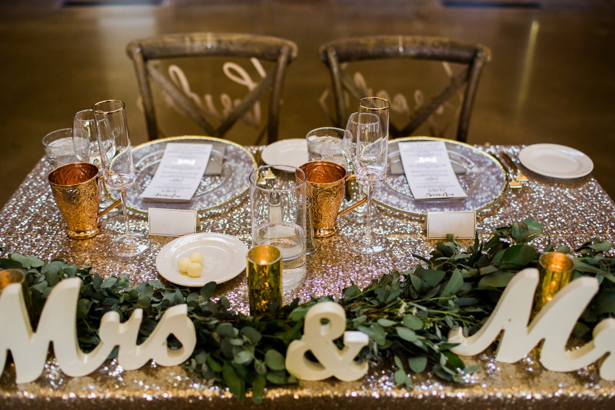 Sparkly sweetheart table