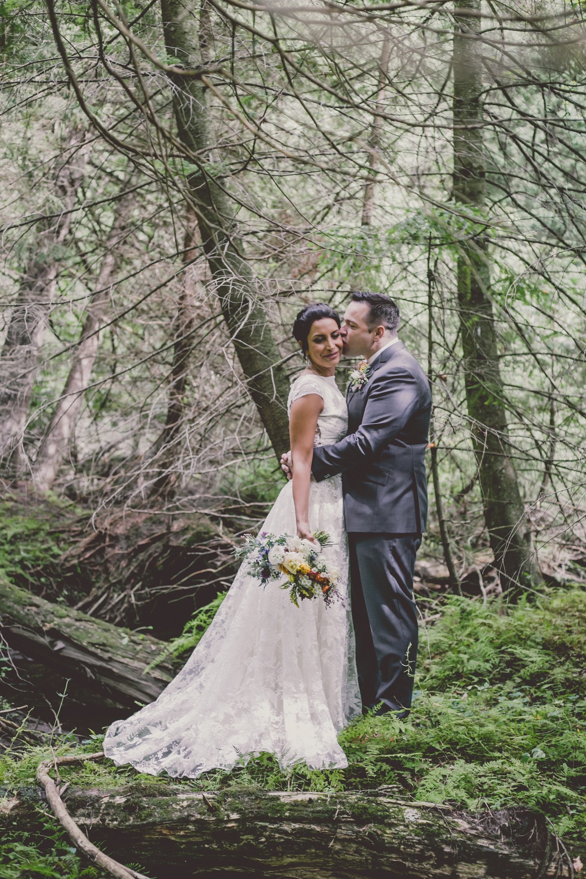 sweet wedding couple photos in the forest