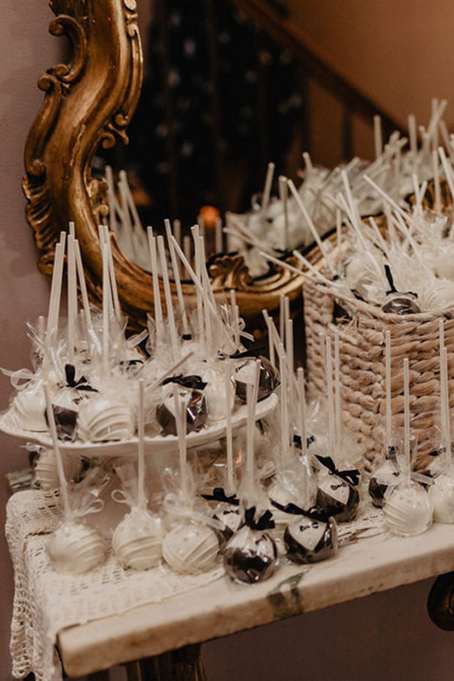wedding favor cake pop