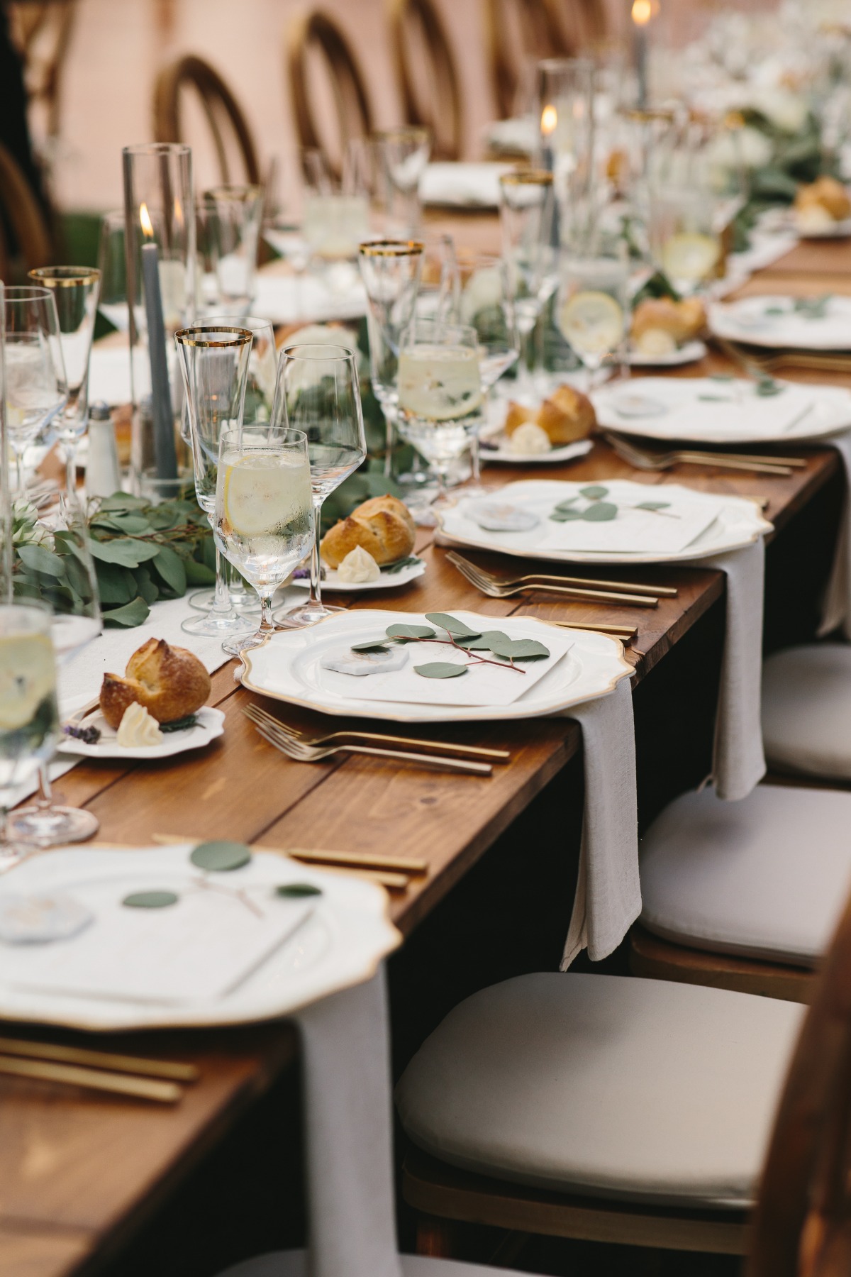 chic white and gold wedding table
