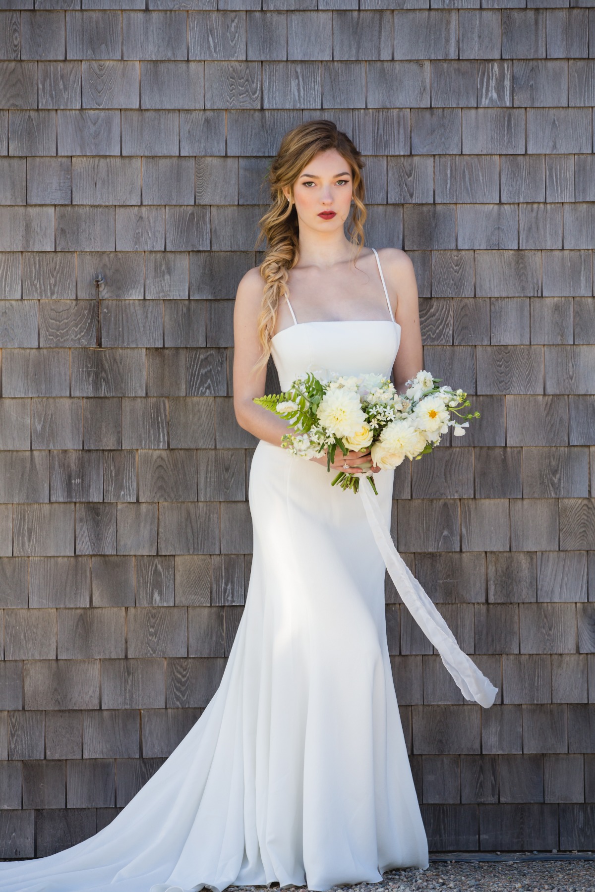 simple and chic wedding dress