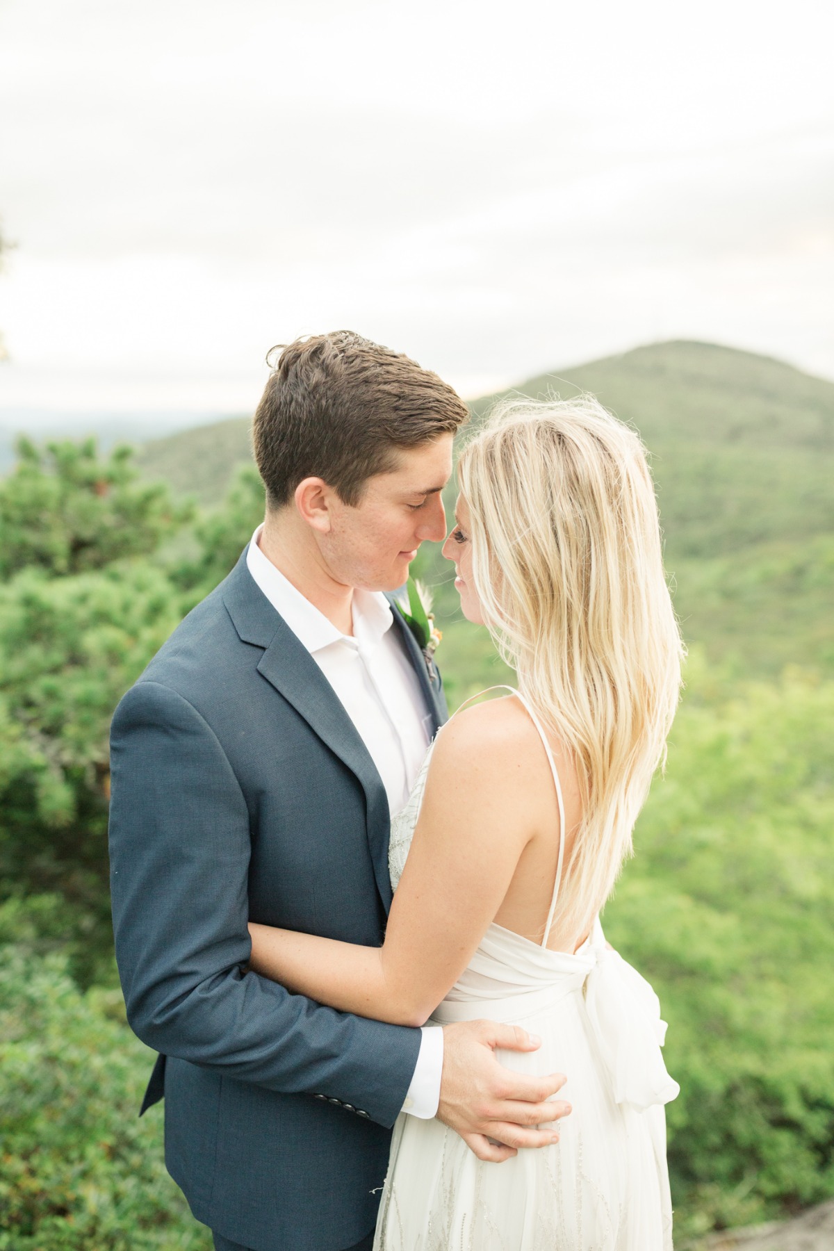simple-mountain-elopement-christa-norman