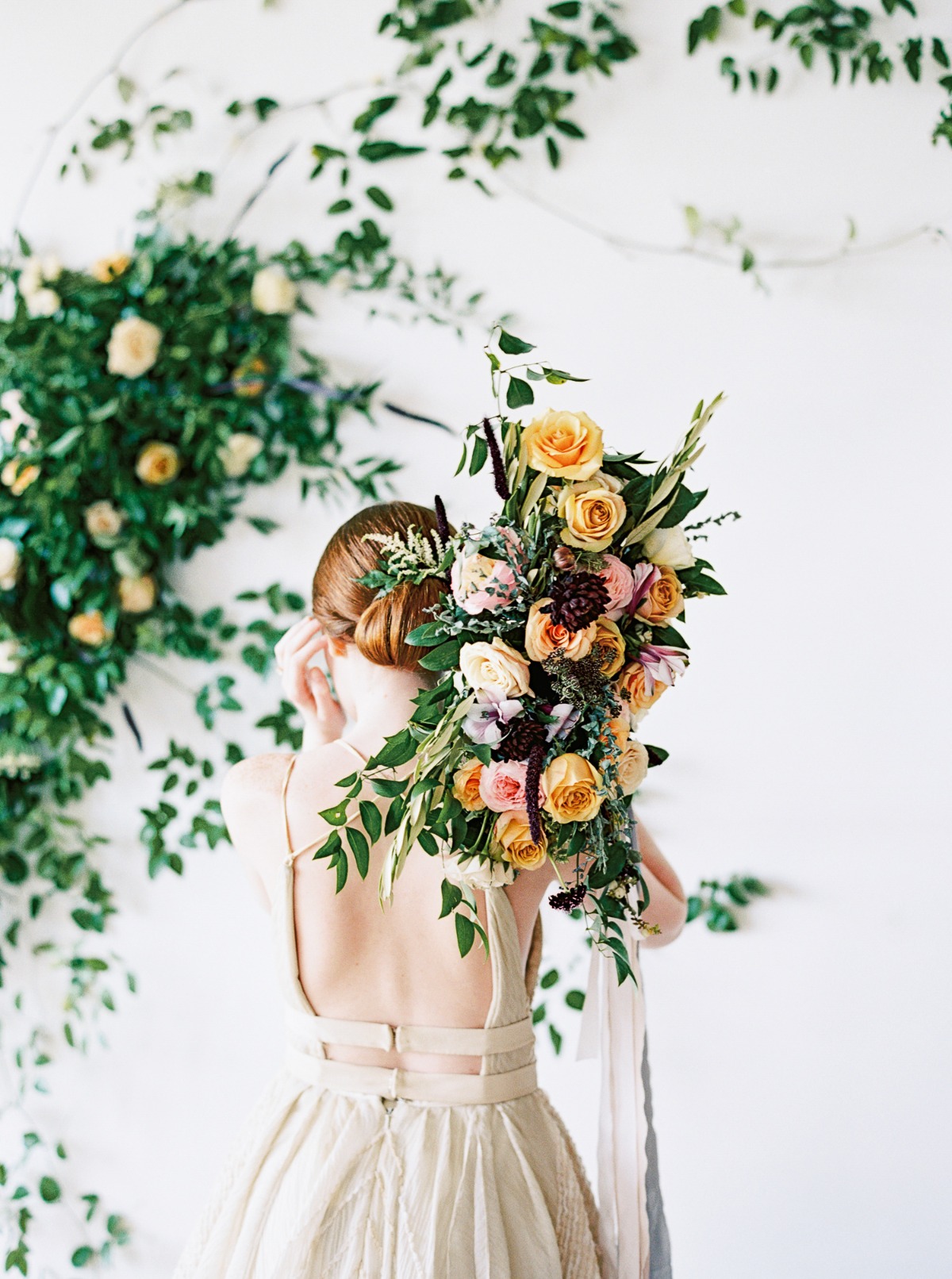 modern wedding bouquet idea