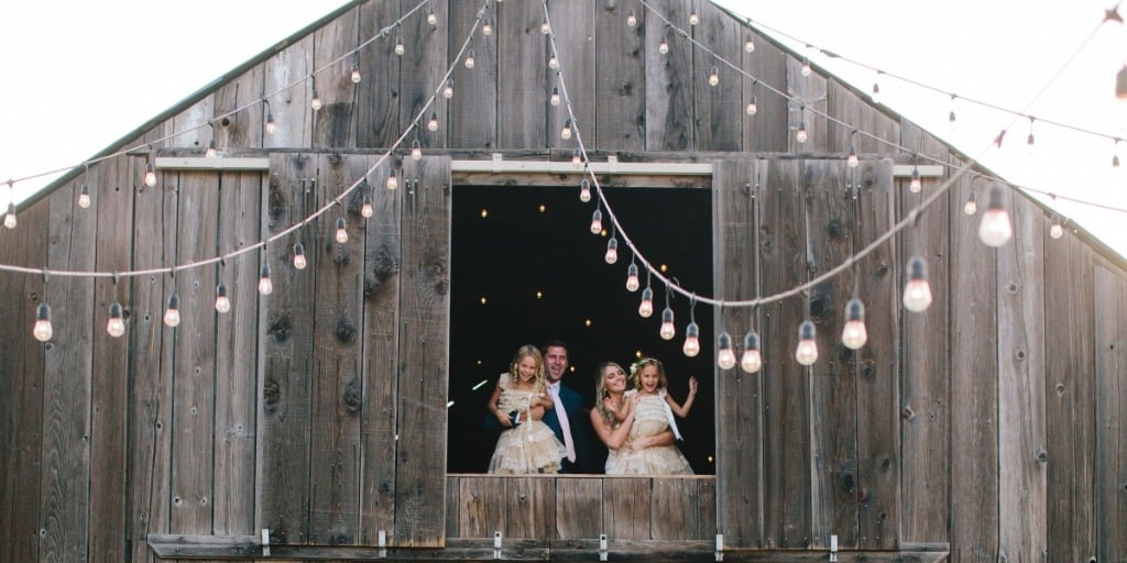 This Rustic Chic Barn Wedding is Totally Romantic