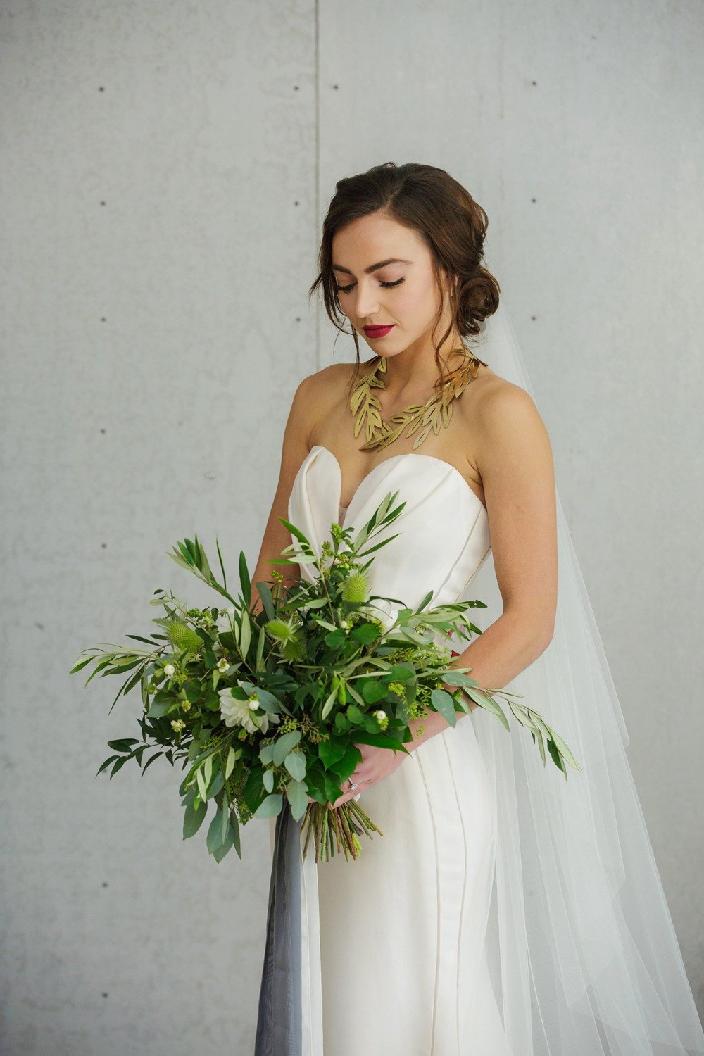 bride in modern wedding style with vintage vibe