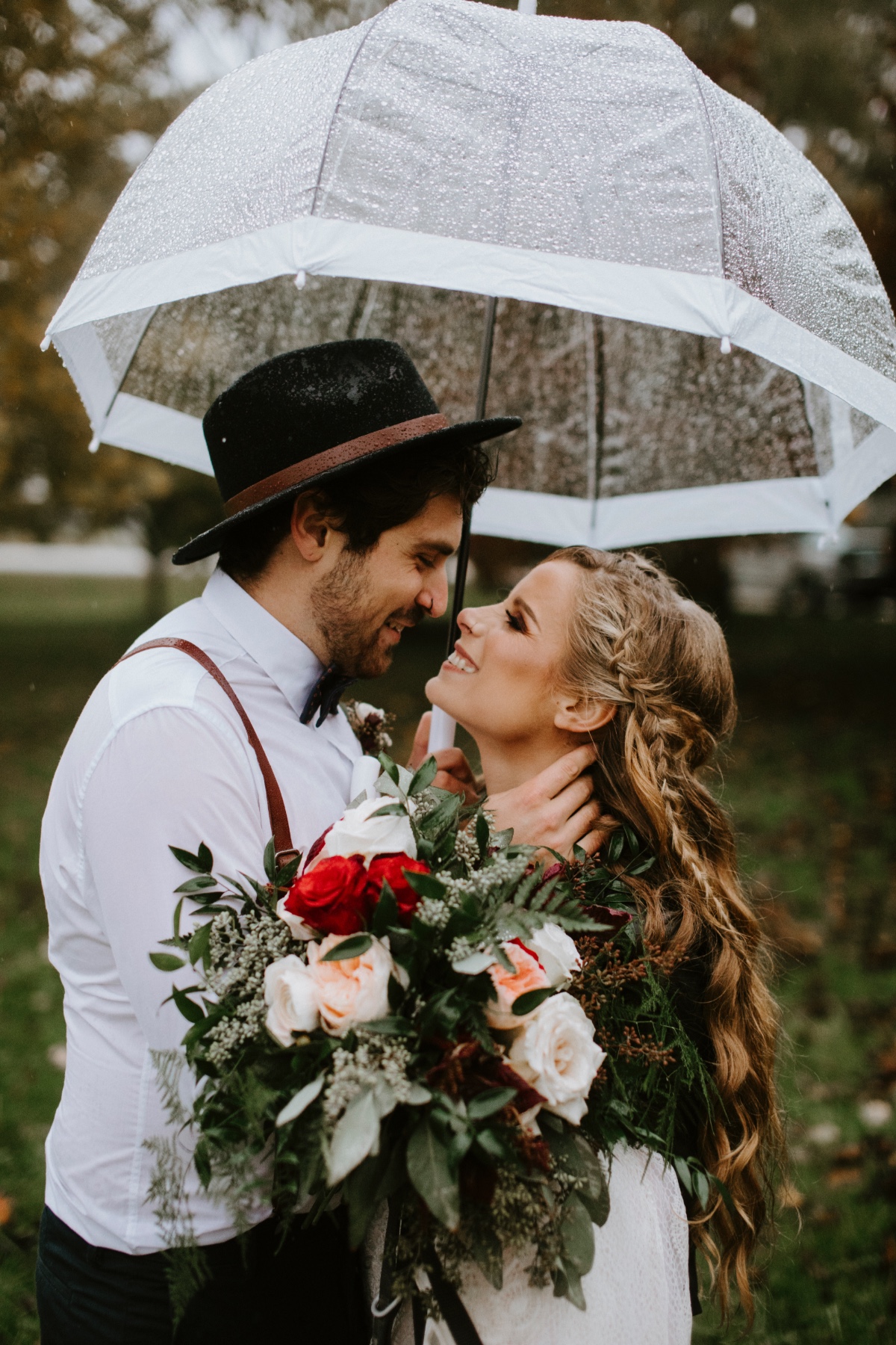 Moody wedding inspo in the rain