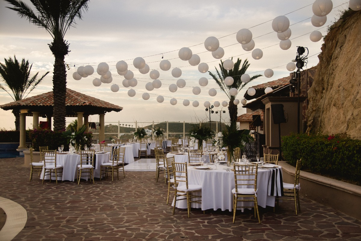 Outdoor reception in Cabo