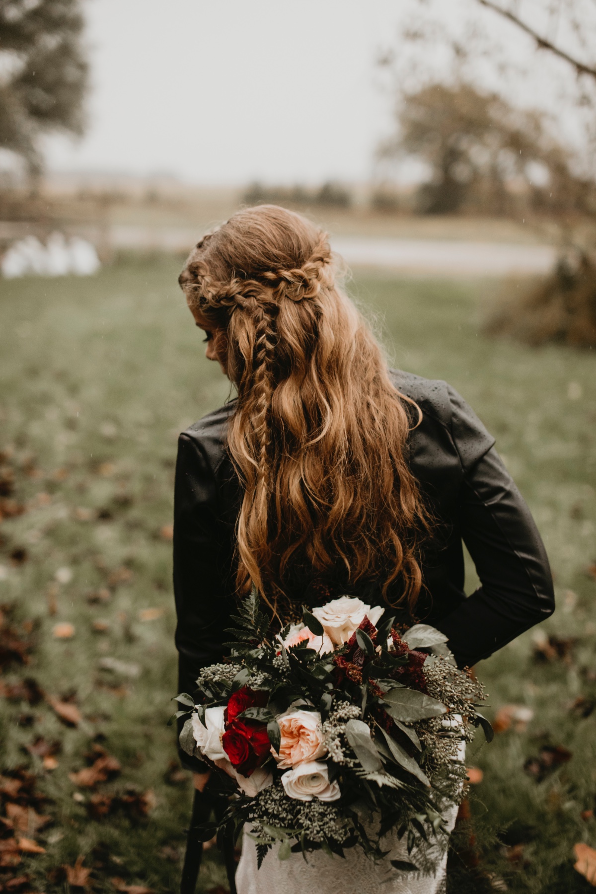 Boho bride wedding hair and bouquet