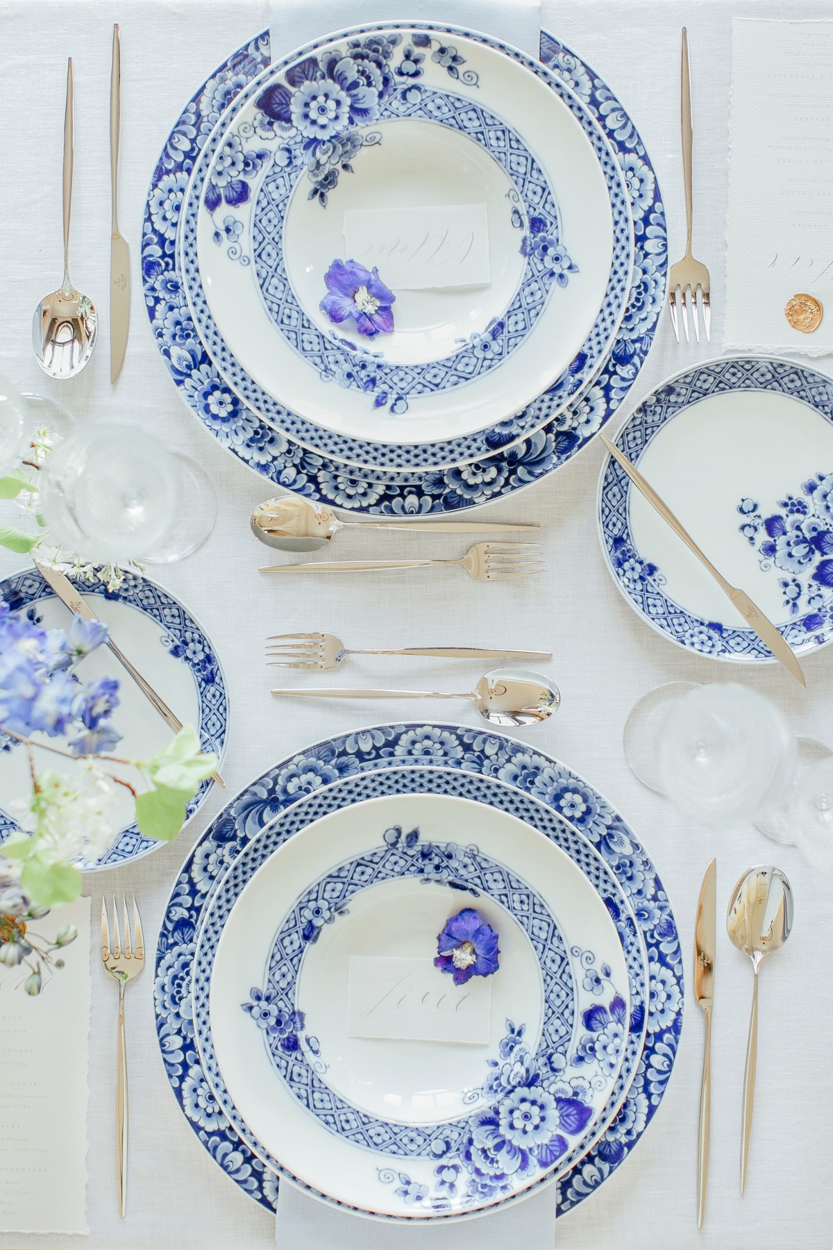 Blue and white wedding table