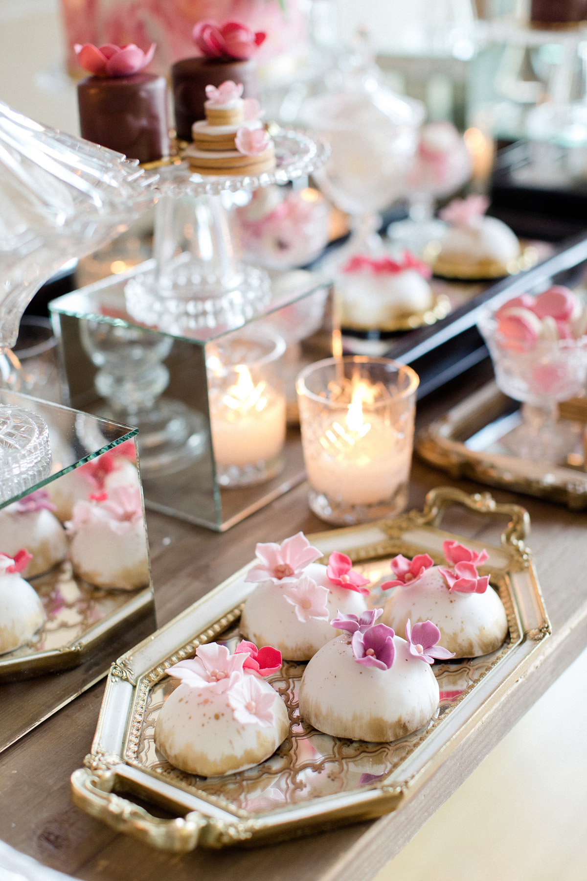 delicate wedding desserts