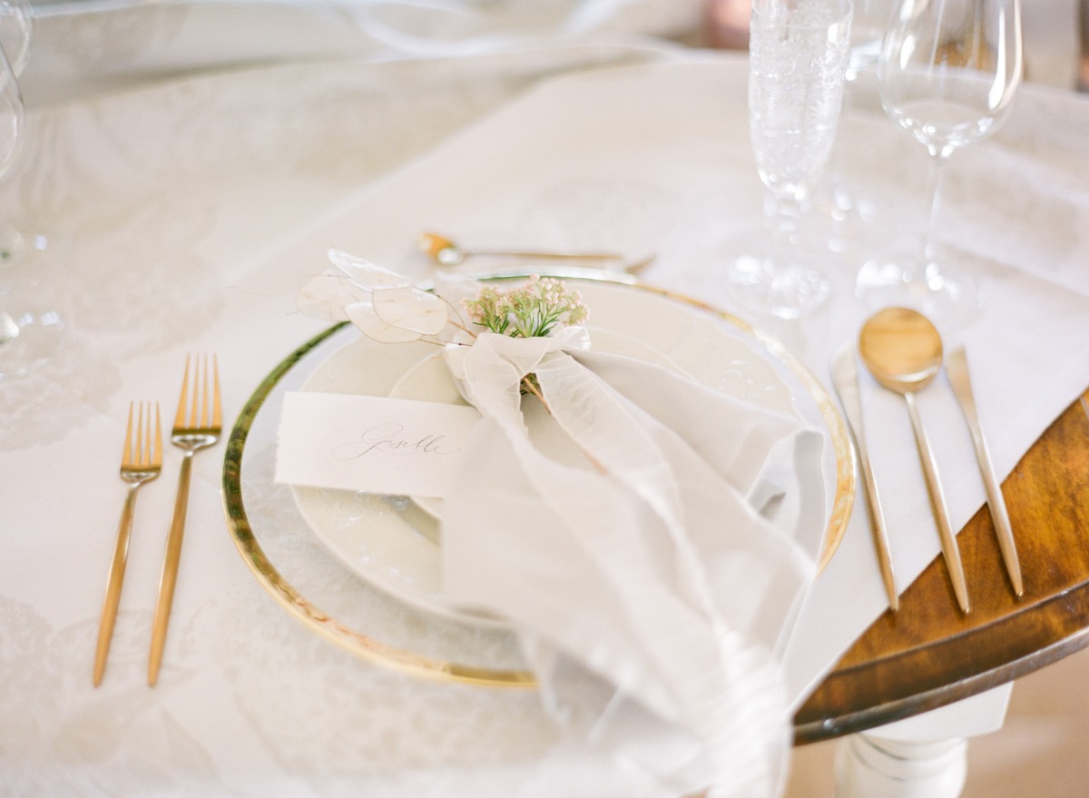 chateau_mcely_wedding_editorial_nikol_bo