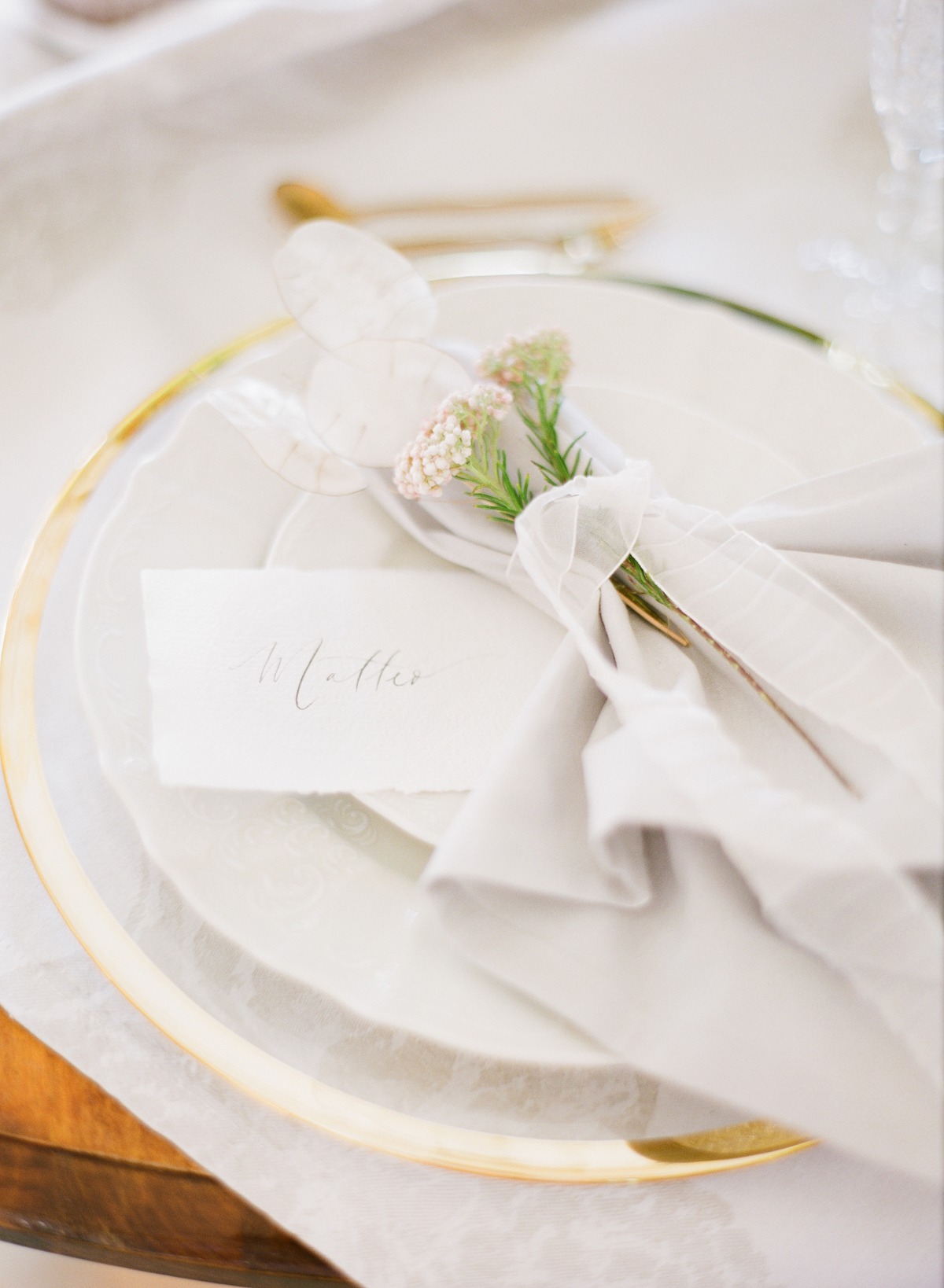 chateau_mcely_wedding_editorial_nikol_bo