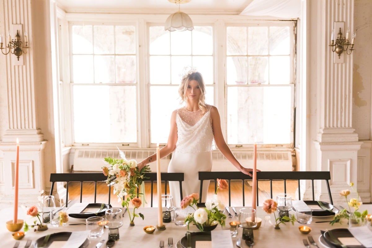 modern and minimalist wedding table