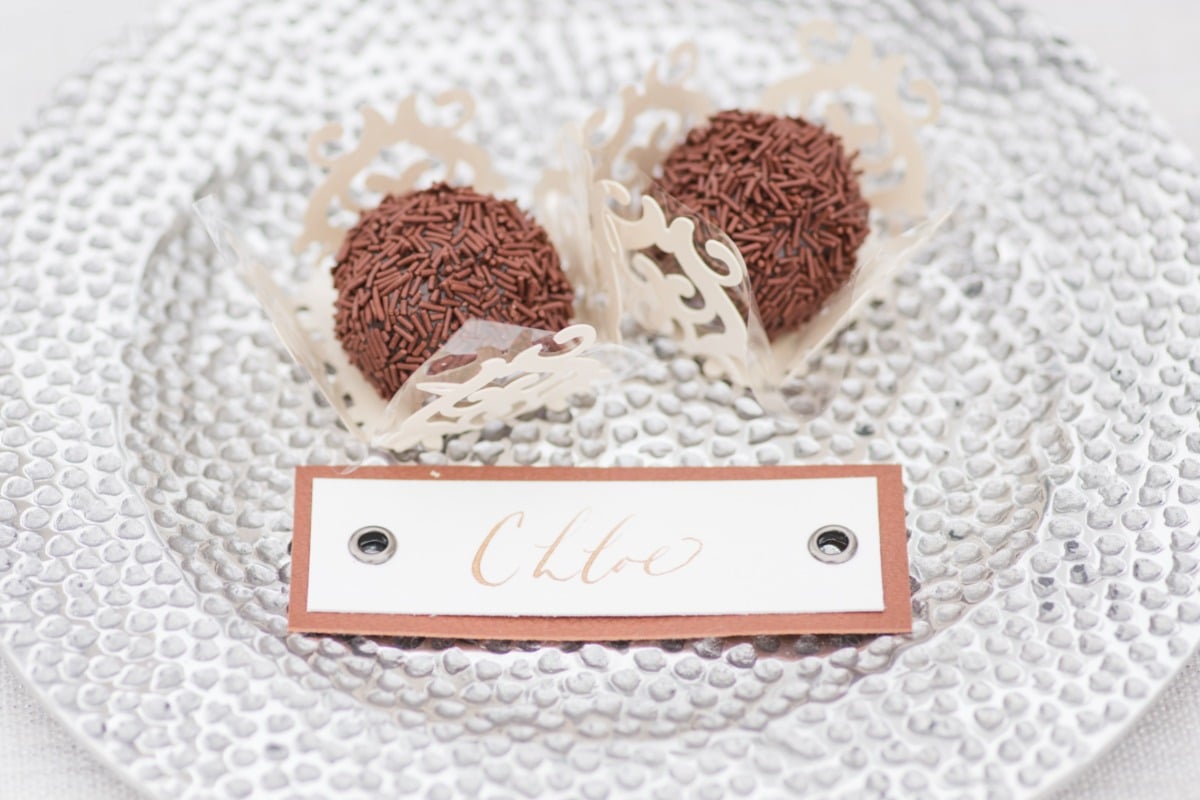 wedding place card with chocolates