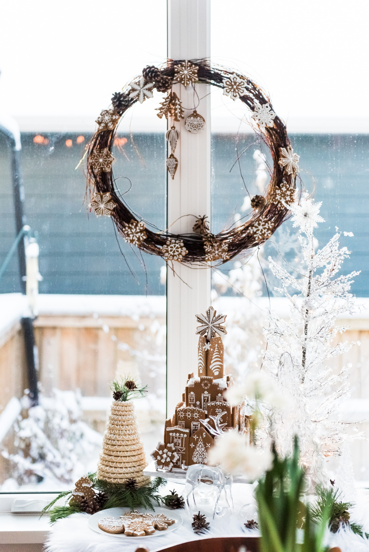Scandinavian winter wedding dessert table
