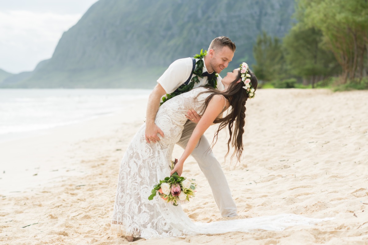 Beach wedding in Oahu