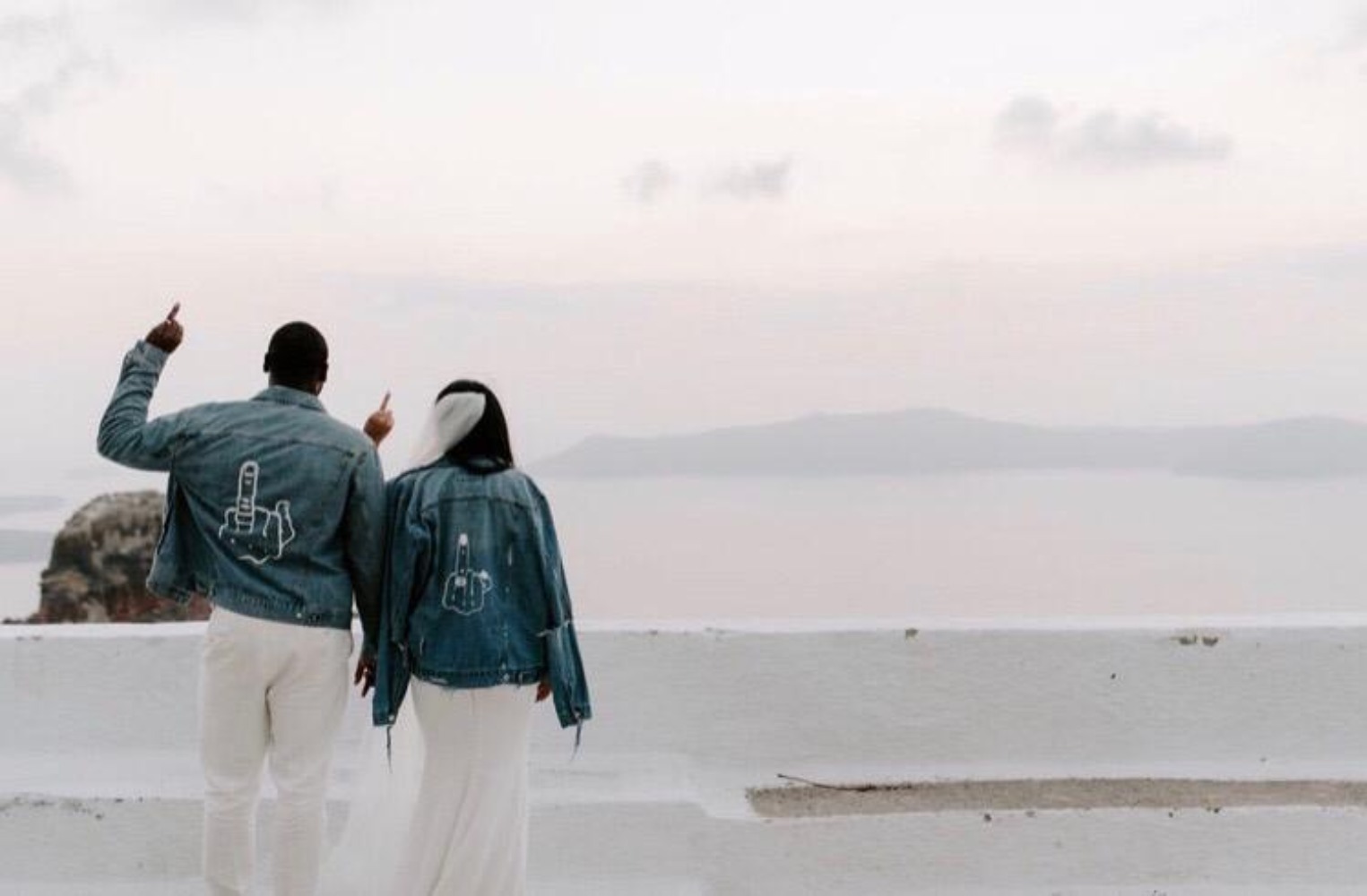 stylish-romantic-santorini-wedding-for