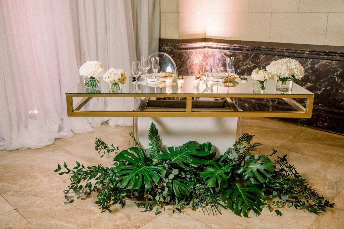 Gold sweetheart table