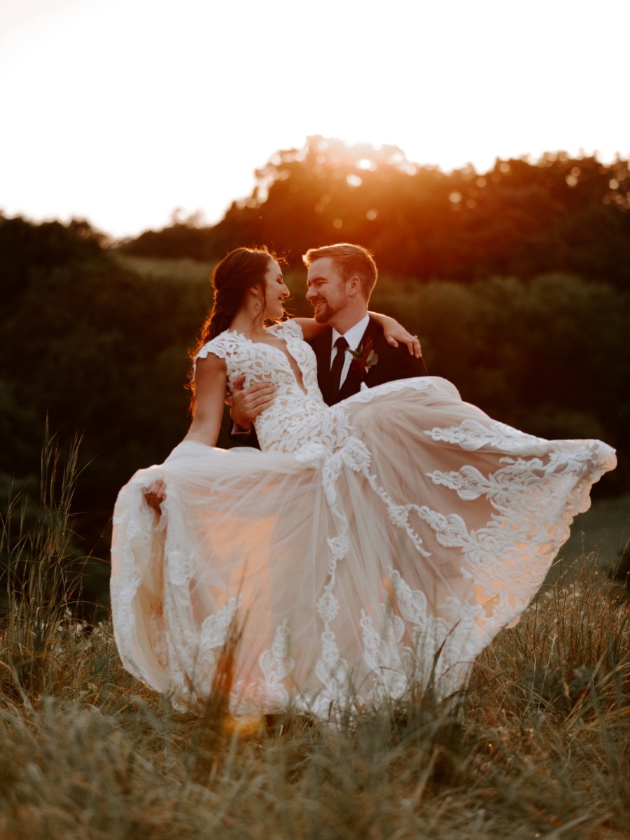 What to Wear For Your Elegant Countryside Wedding