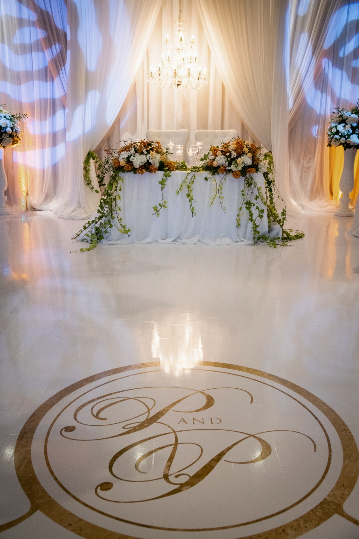 114-the-monogrammed-vinyl-floor-at-deer