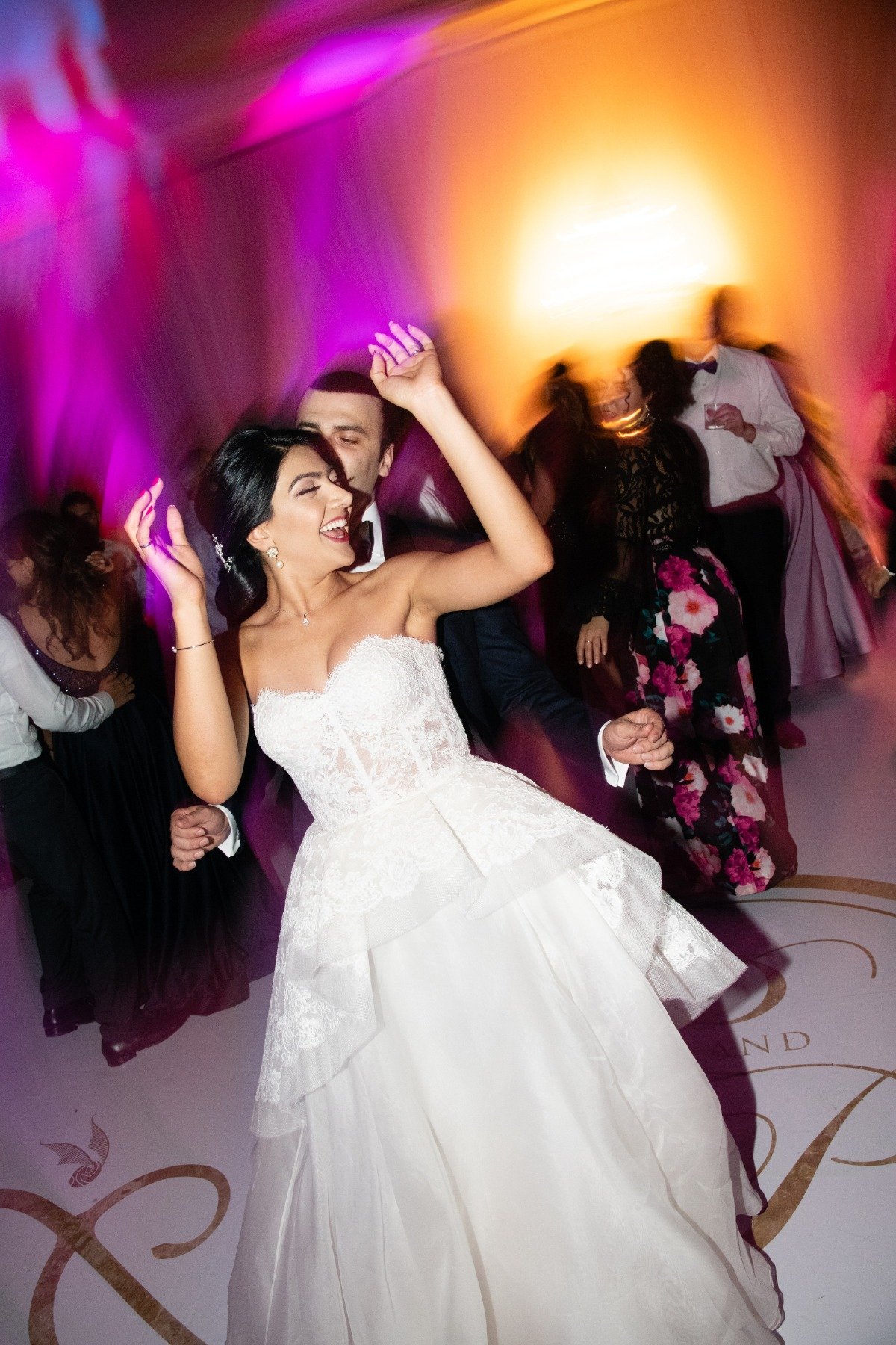 135-persian-wedding-dancing-photograph