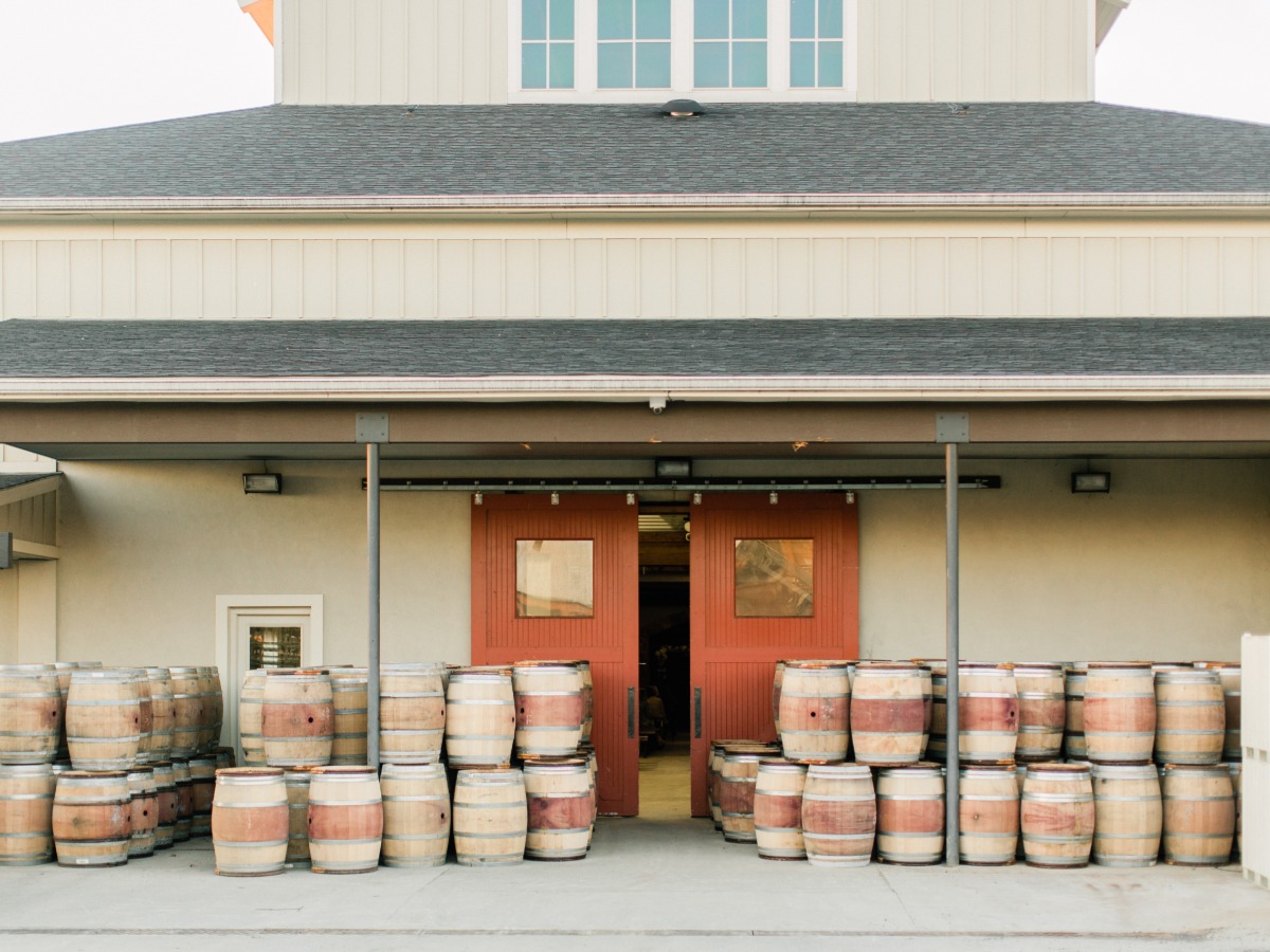 emma-anthony-stone-tower-winery-leesburg