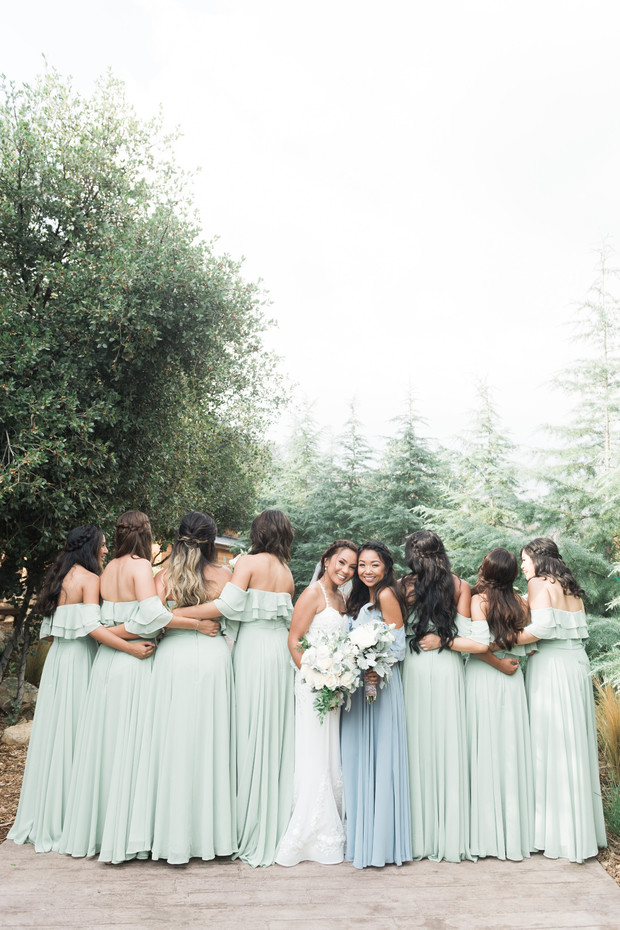 Bridesmaids in mint dresses