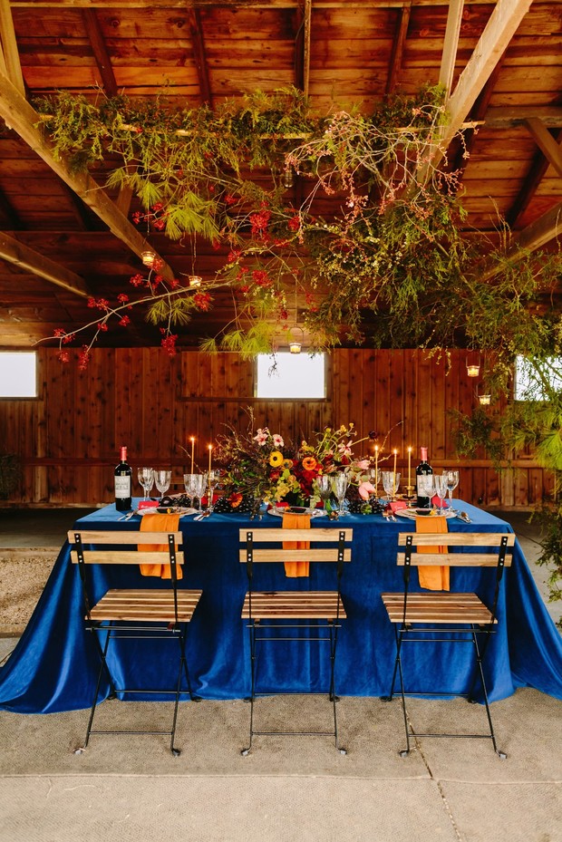 rustic chic wedding table decor with with a moody Fall vibe