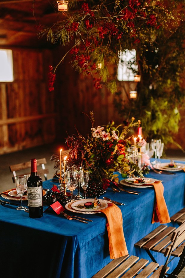 moody wedding table decor for the Fall