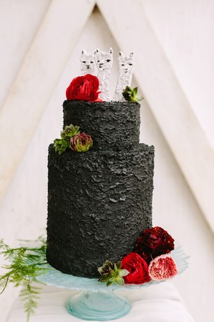 black frosted wedding cake