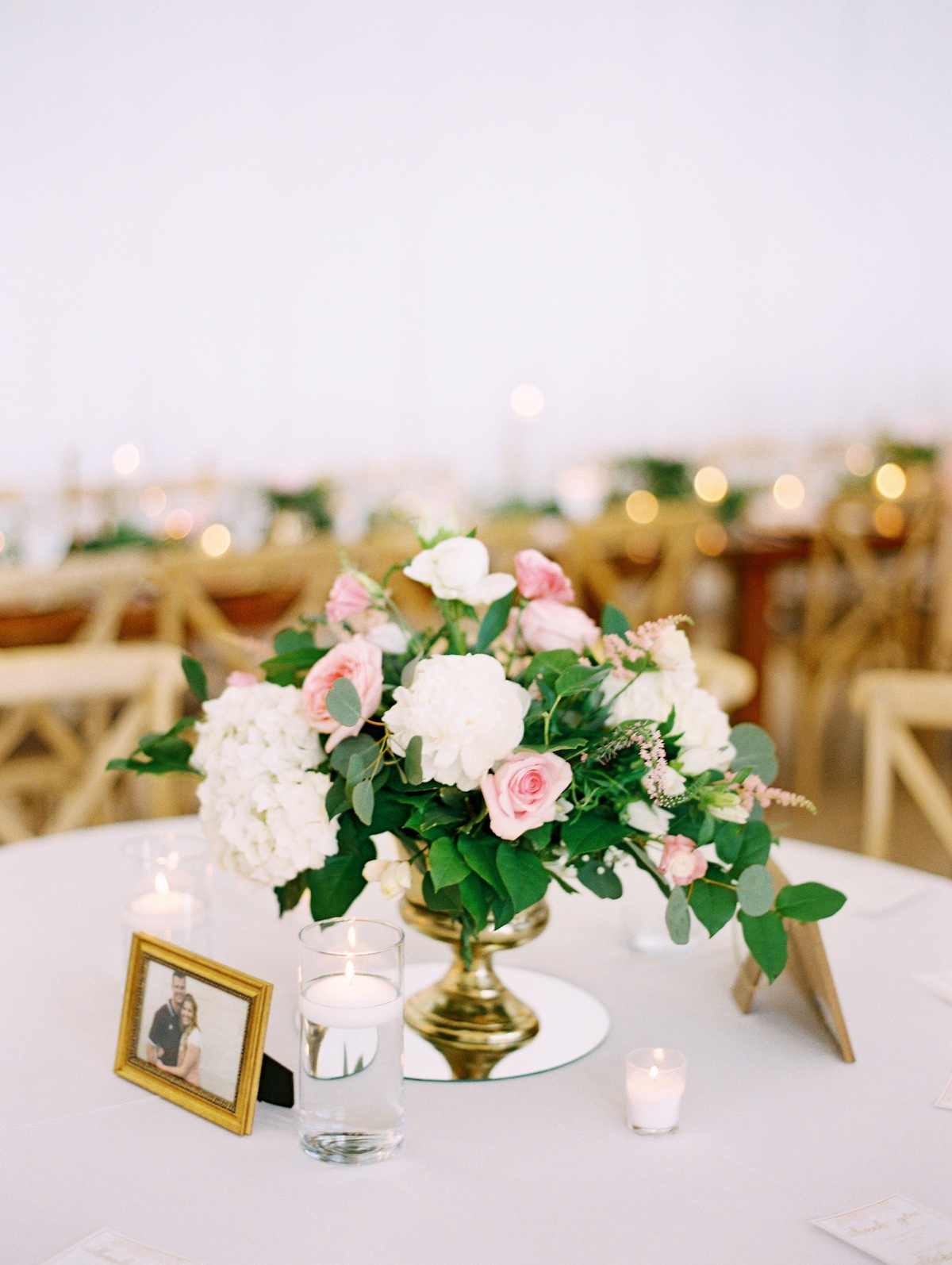 white and pink wedding table centerpiece