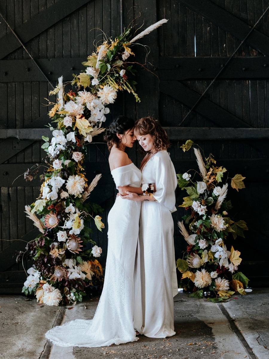 Modern Industrial Wedding Ideas With A Floral Feminine Vibe