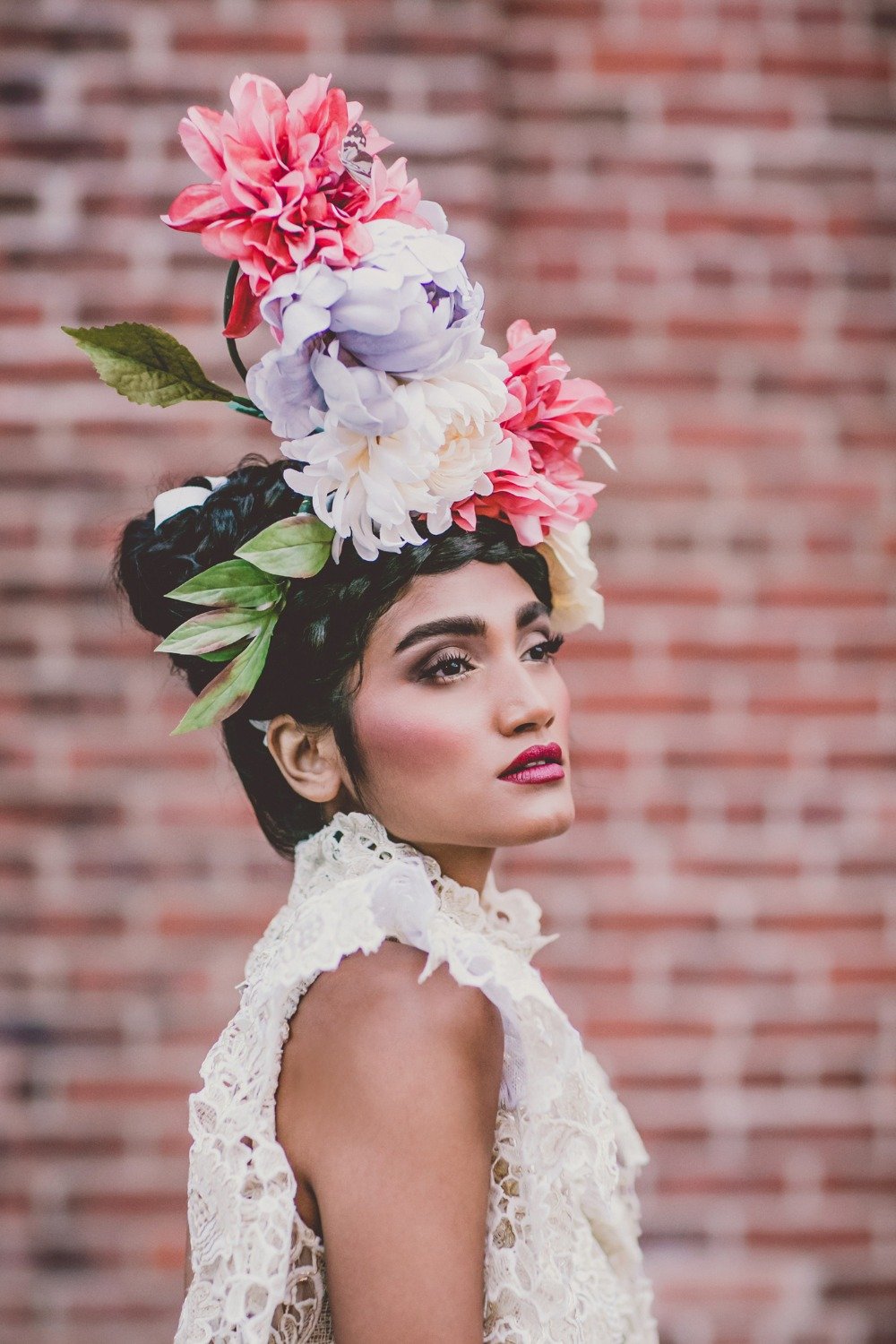 Modern Frida Kahlo bridal look