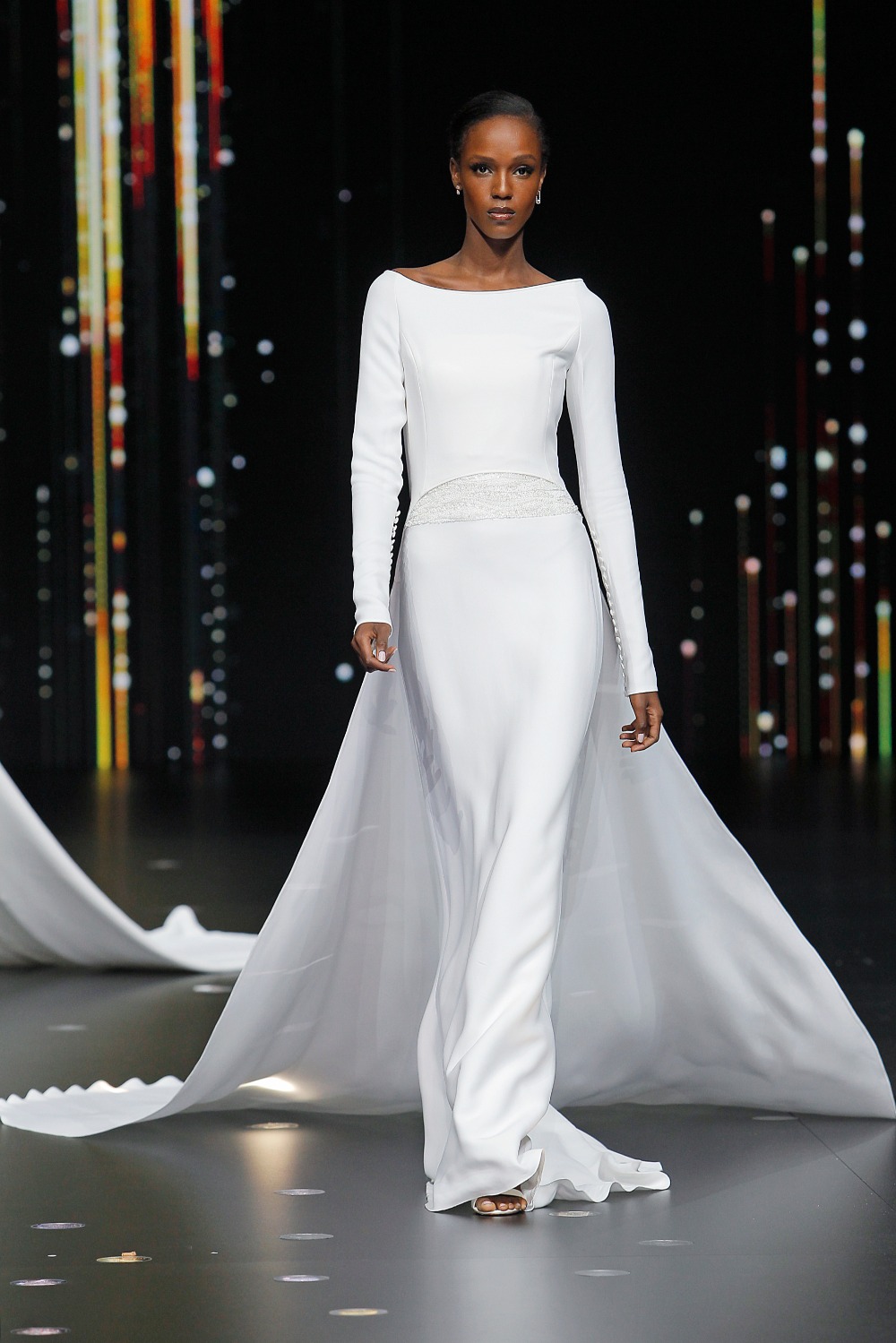 09_planet_pronovias-fashion-show-2019