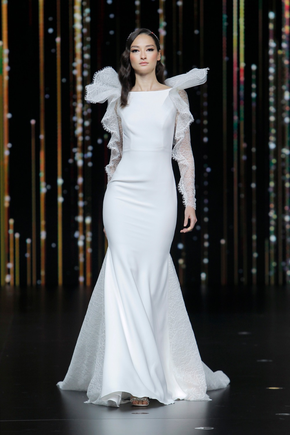 10_icestorm_pronovias-fashion-show-2019