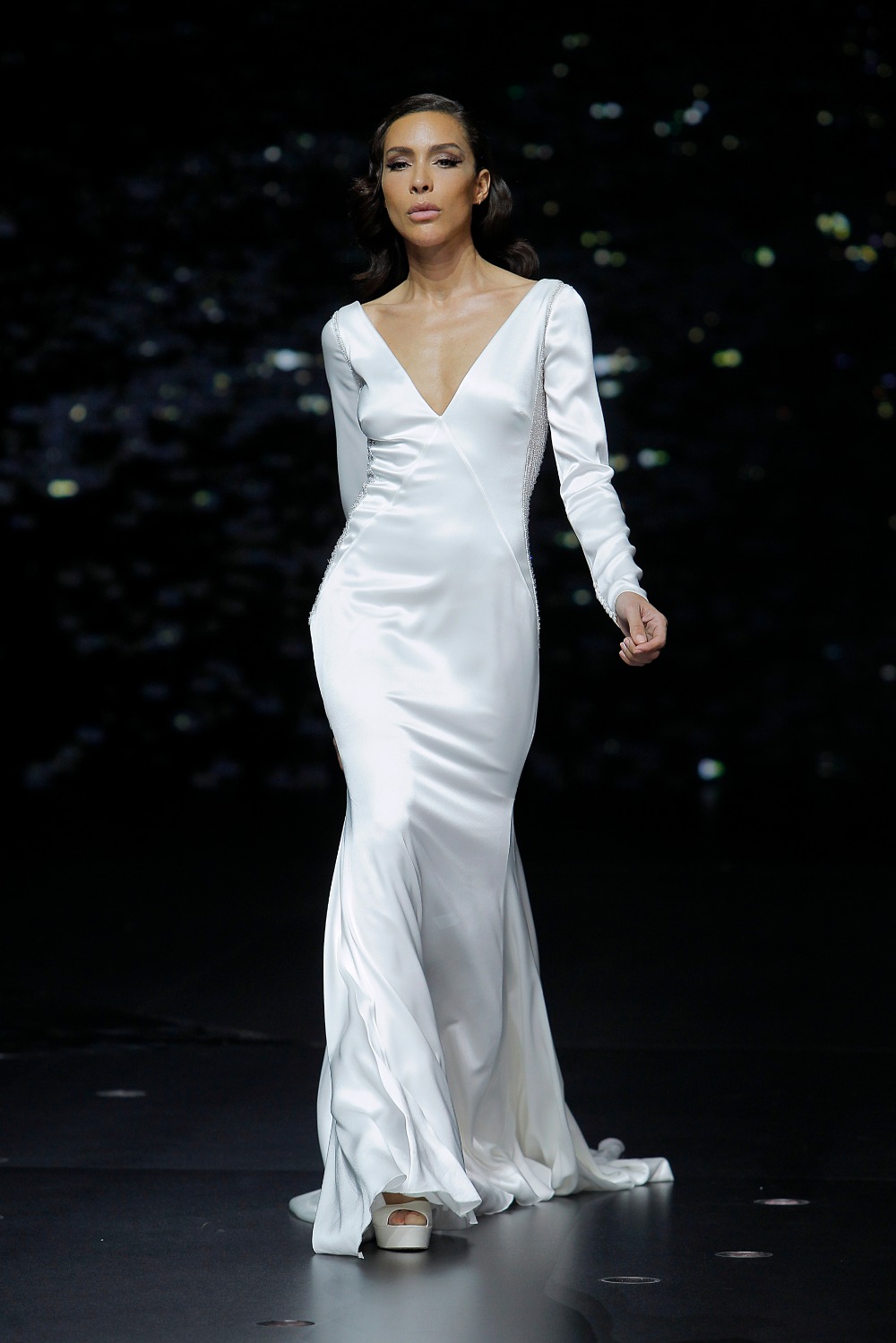 14_eclipse_pronovias-fashion-show-2019